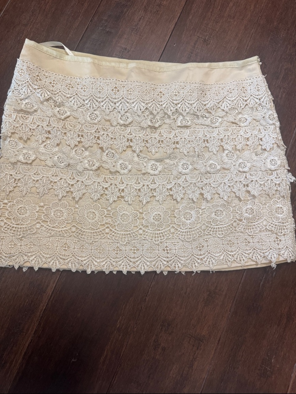 Y2K Medium Cream Lace Mini Skirt